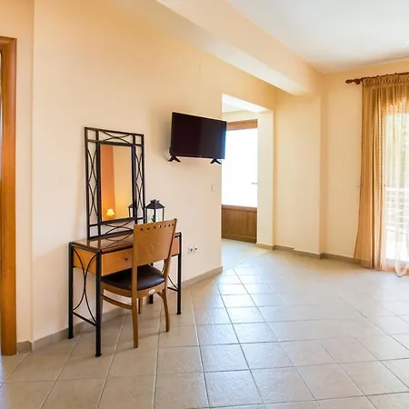 Aparthotel Avra