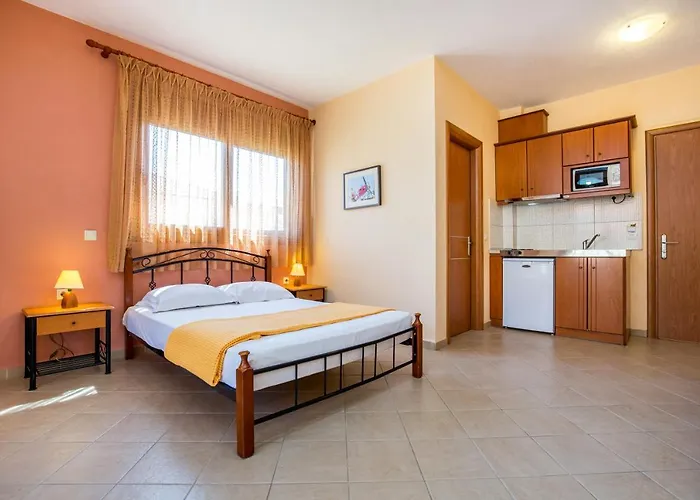 Apart-hotel Avra